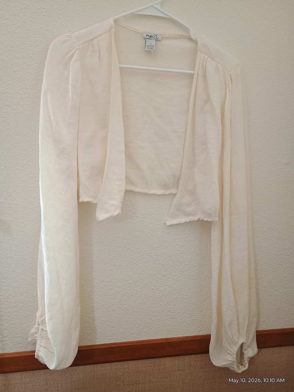 Rue21 Cream Cropped Open Front Bolero